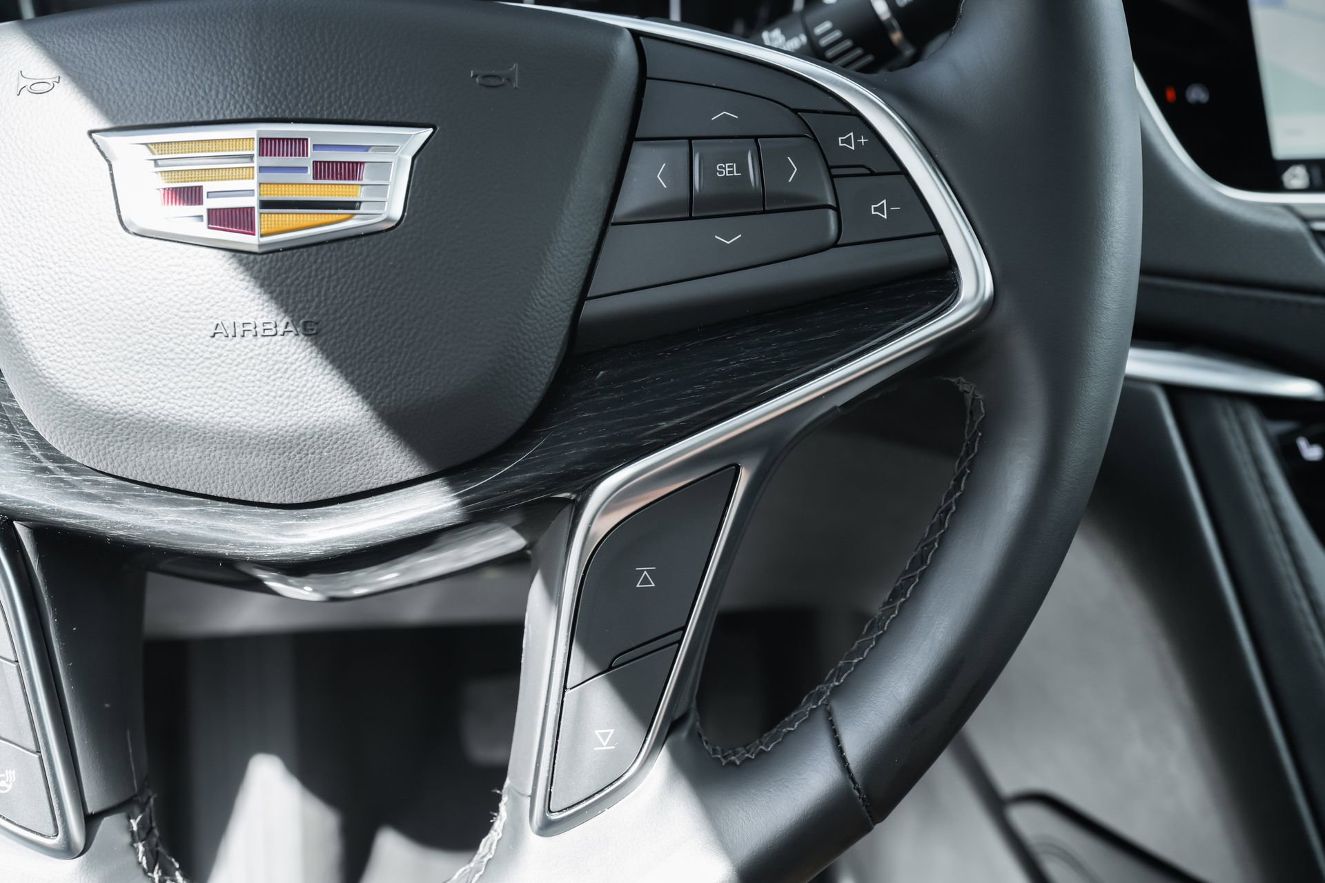 Used 2025 Cadillac XT5 Premium Luxury image 37