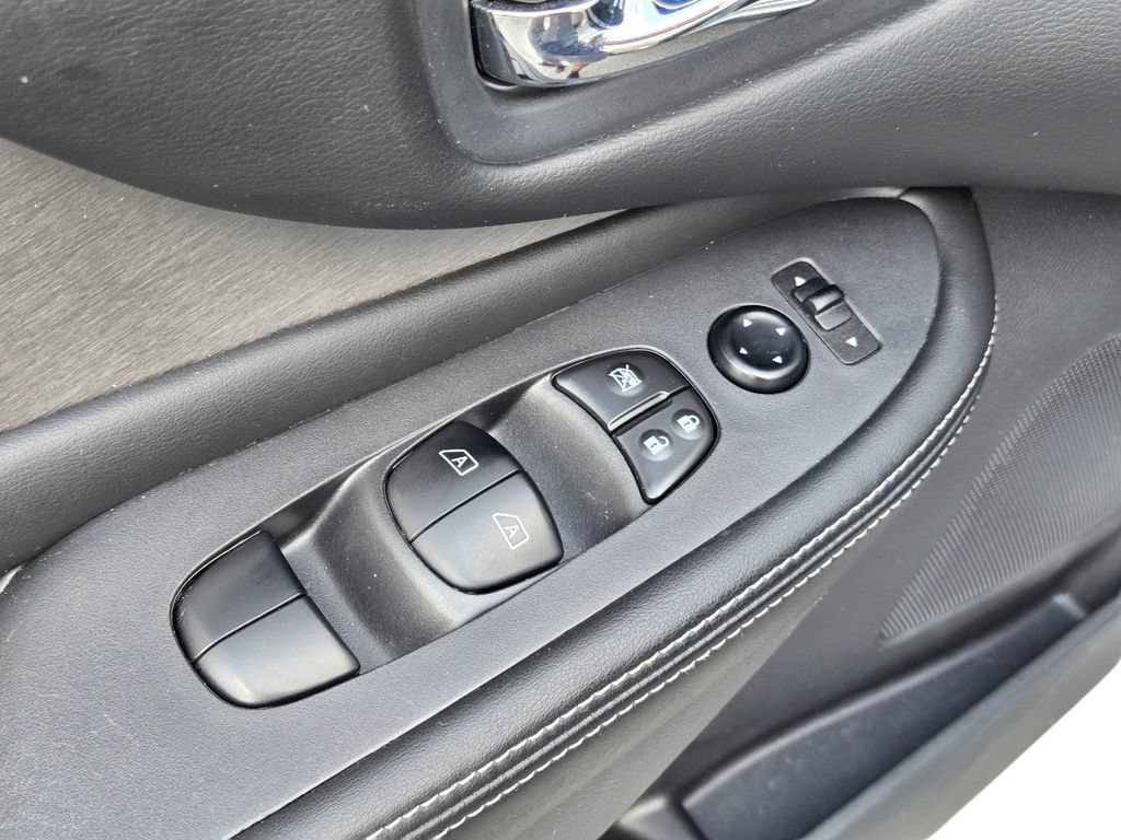 Used 2023 Nissan Murano SV FWD image 42