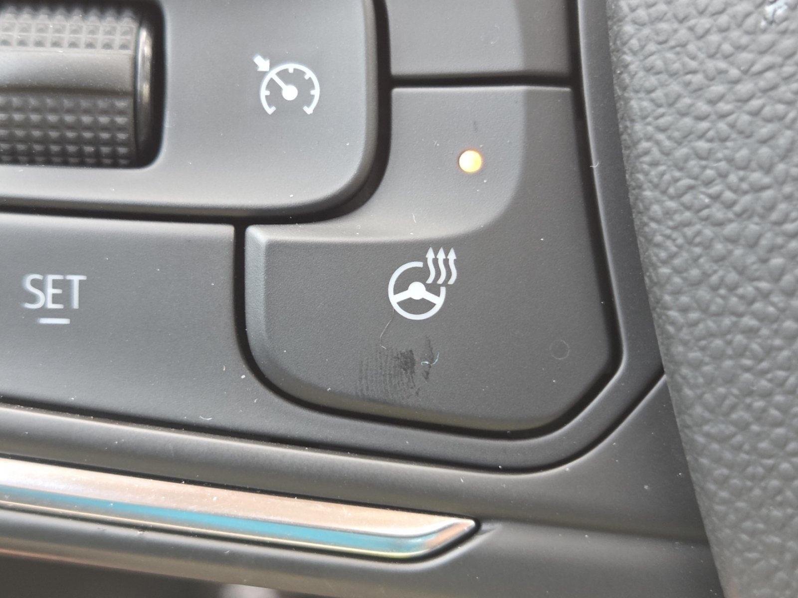Used 2024 Buick Encore GX Avenir w/ Avenir Technology Package AWD/4WD image 5