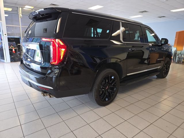 Used 2022 GMC Yukon XL Denali AWD/4WD image 8