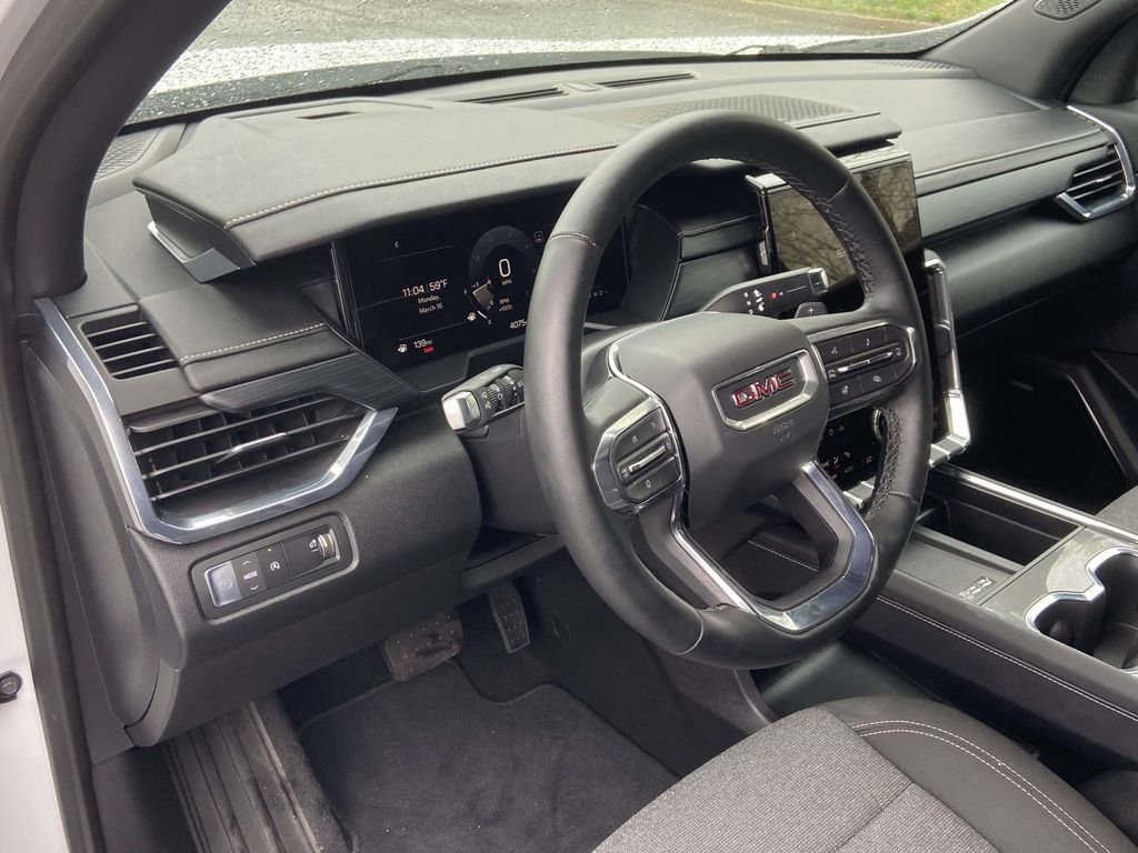 Used 2025 GMC Acadia Elevation FWD image 16