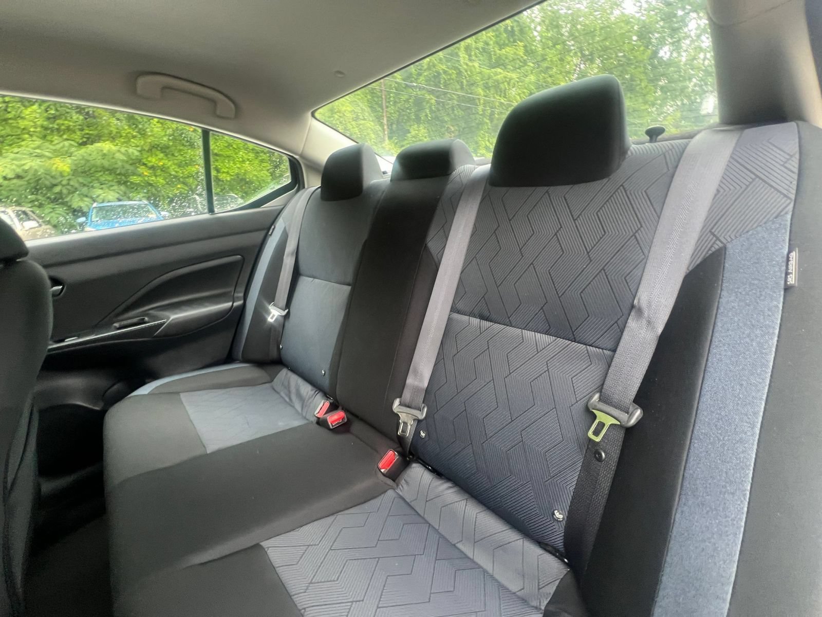 Used 2025 Nissan Versa SV FWD image 33