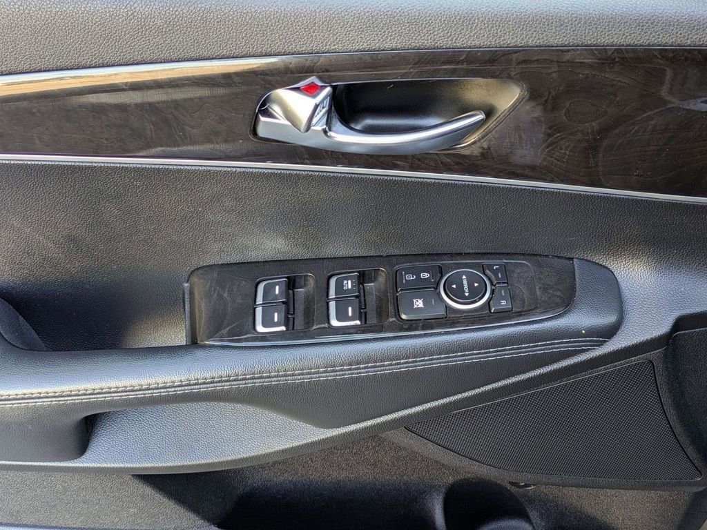 Used 2016 Kia Sorento LX image 12