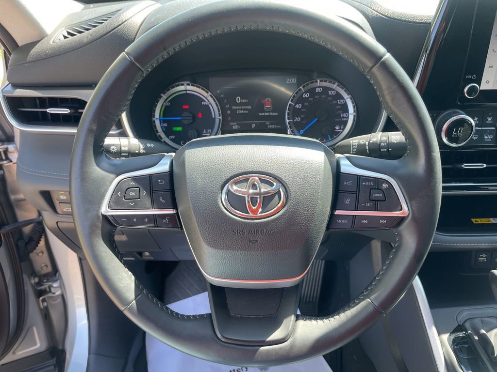 Used 2023 Toyota Highlander XLE image 28
