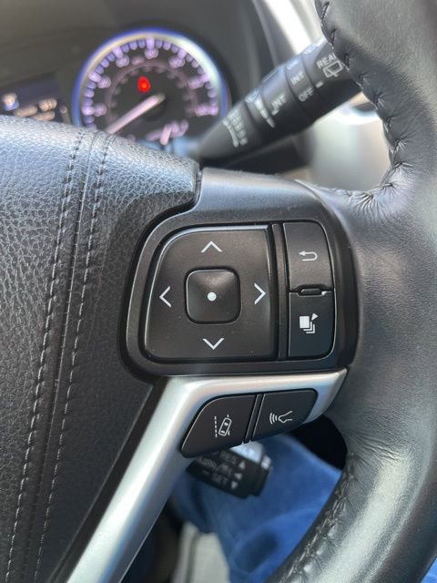 Used 2019 Toyota Highlander XLE image 17