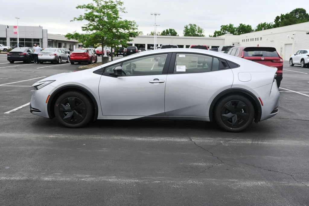 New 2026 Toyota Prius Plug-In Hybrid FWD image 4