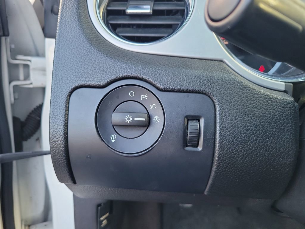 Used 2013 Ford Mustang Premium image 21