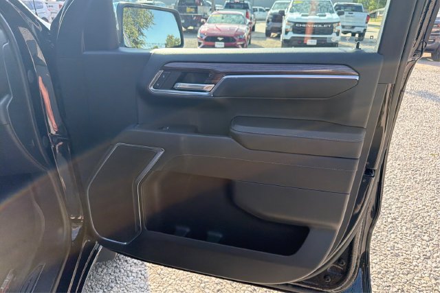 Used 2023 Chevrolet Silverado 1500 LT AWD/4WD image 19