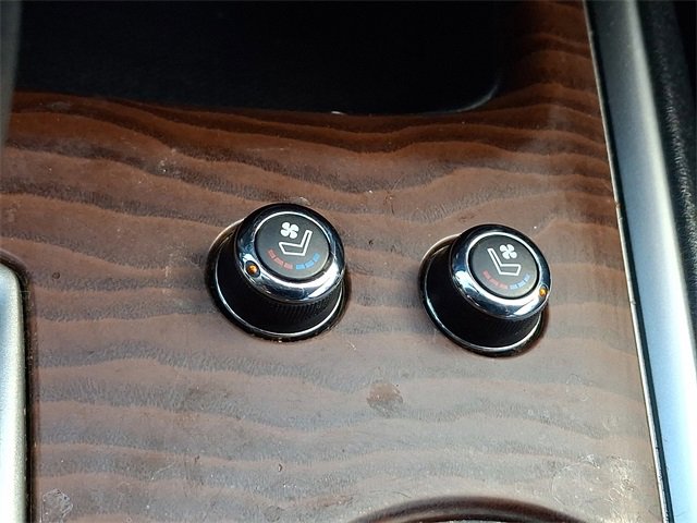 Used 2019 Nissan Pathfinder Platinum w/ Cargo Package image 28