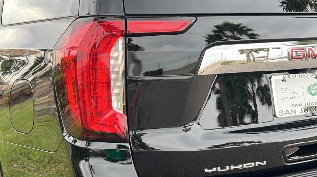 Used 2023 GMC Yukon XL SLT w/ SLT Luxury Package image 2