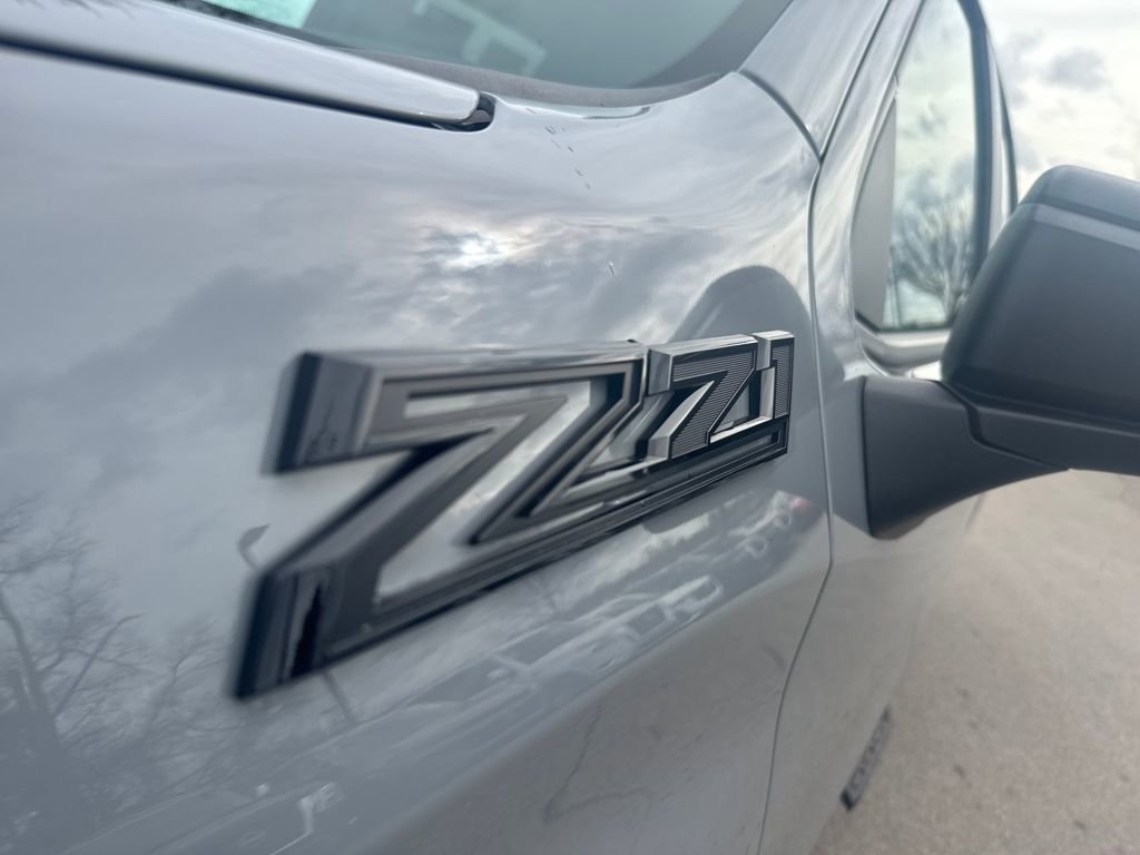 Used 2024 Chevrolet Silverado 1500 Custom Trail Boss w/ LPO, Dark Essentials Package image 36