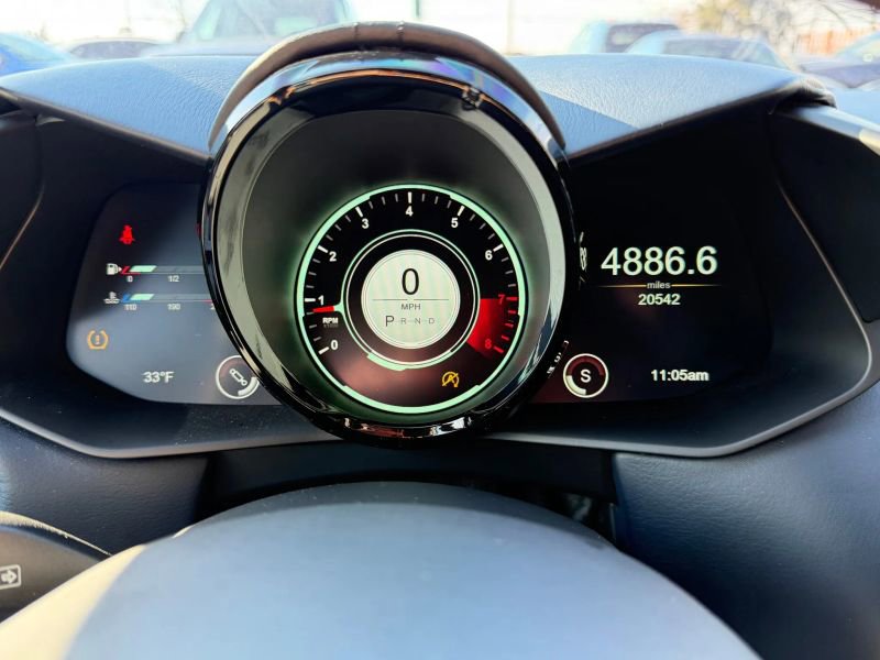 Used 2020 Aston Martin V8 Vantage Coupe image 17
