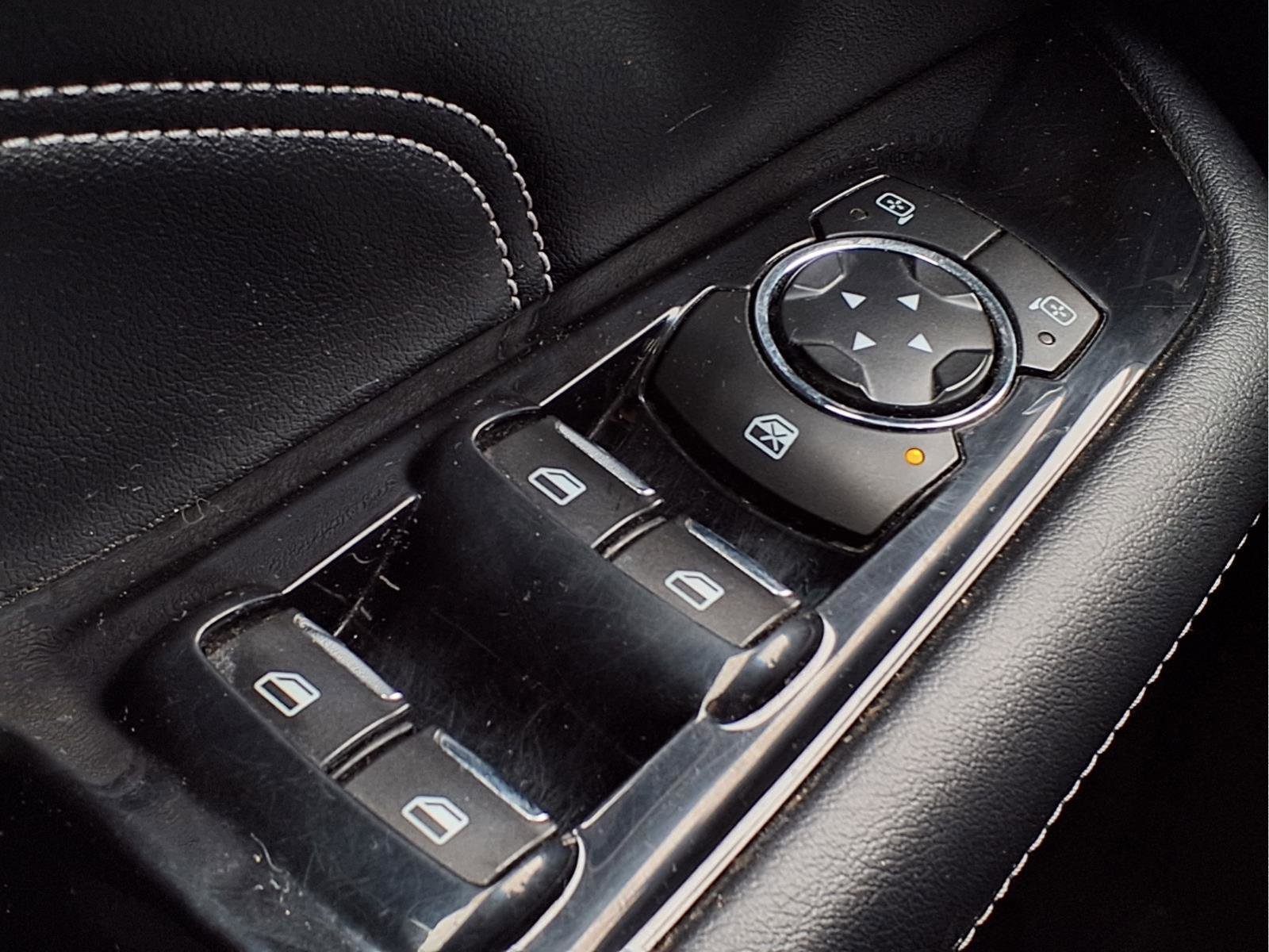 Used 2018 Ford Edge Titanium w/ Technology Package image 30