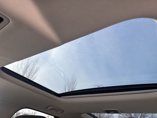 Used 2023 Land Rover Discovery S image 26