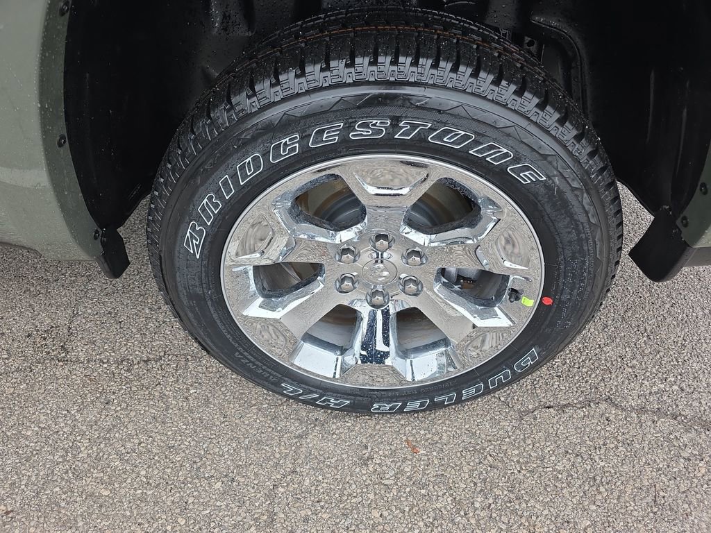 New 2026 RAM 1500 4x4 Crew Cab image 11