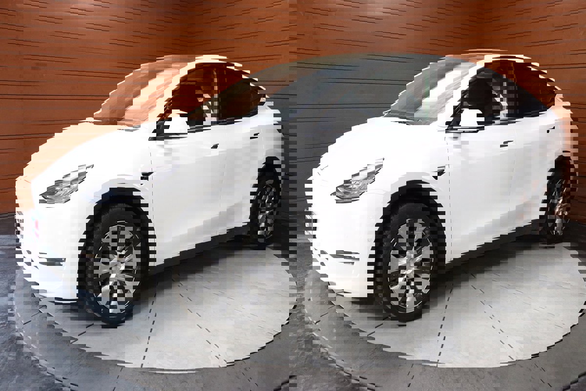 Used 2023 Tesla Model Y Long Range image 7