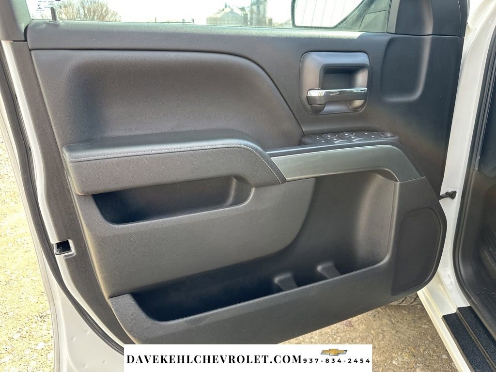 Used 2018 Chevrolet Silverado 1500 LT w/ LT Eassist Package image 9