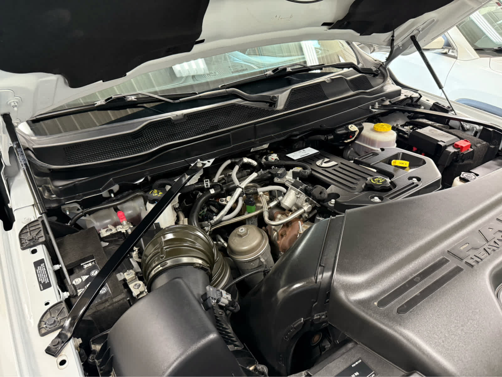 Used 2025 RAM 3500 Limited AWD/4WD image 45