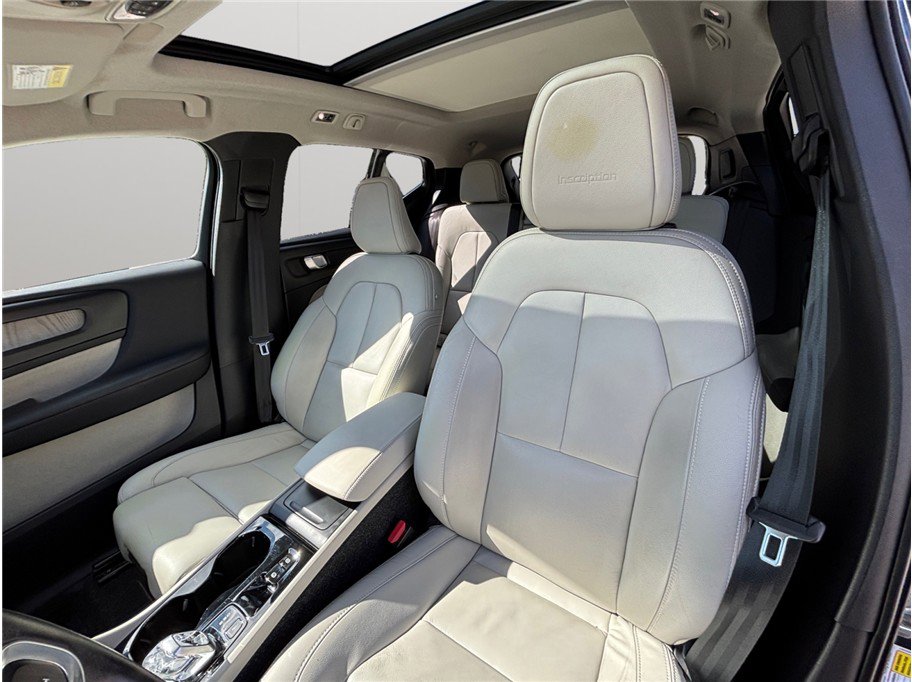 Used 2020 Volvo XC40 T5 Inscription w/ Protection Package image 19