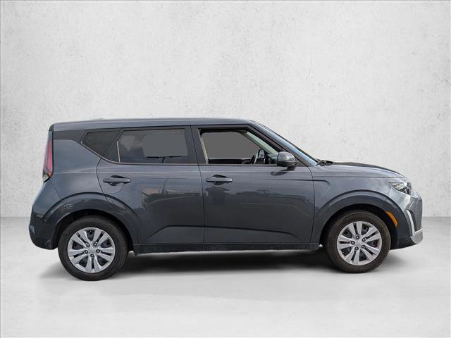 Used 2023 Kia Soul LX image 4
