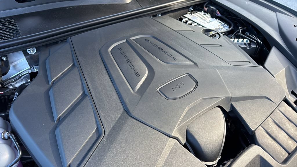 New 2026 Porsche Cayenne AWD/4WD image 18