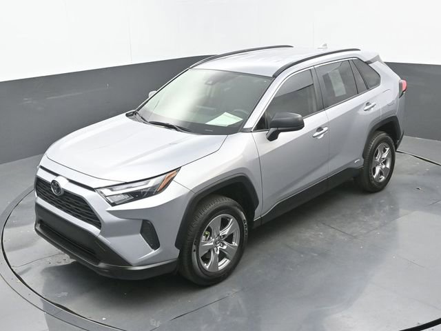Used 2025 Toyota RAV4 LE image 31