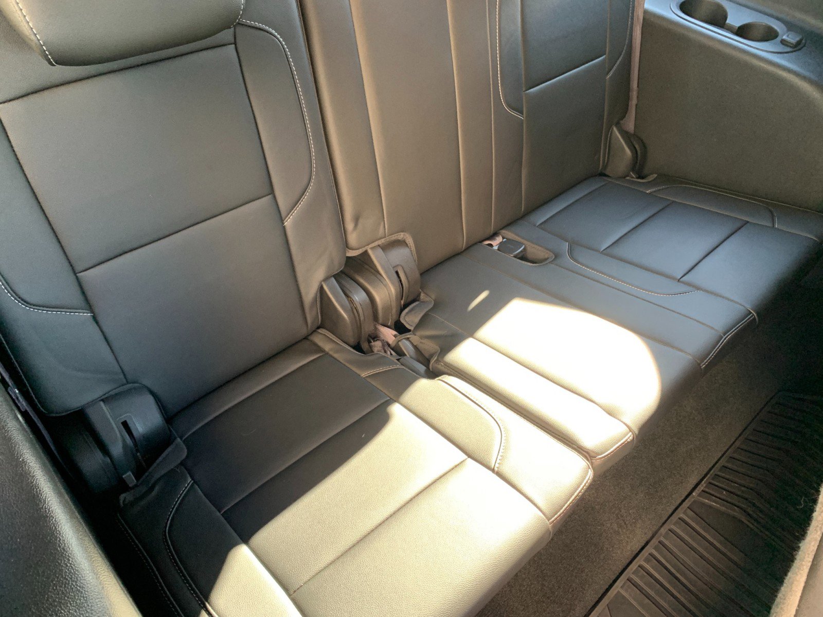 Used 2016 Chevrolet Suburban LT image 34