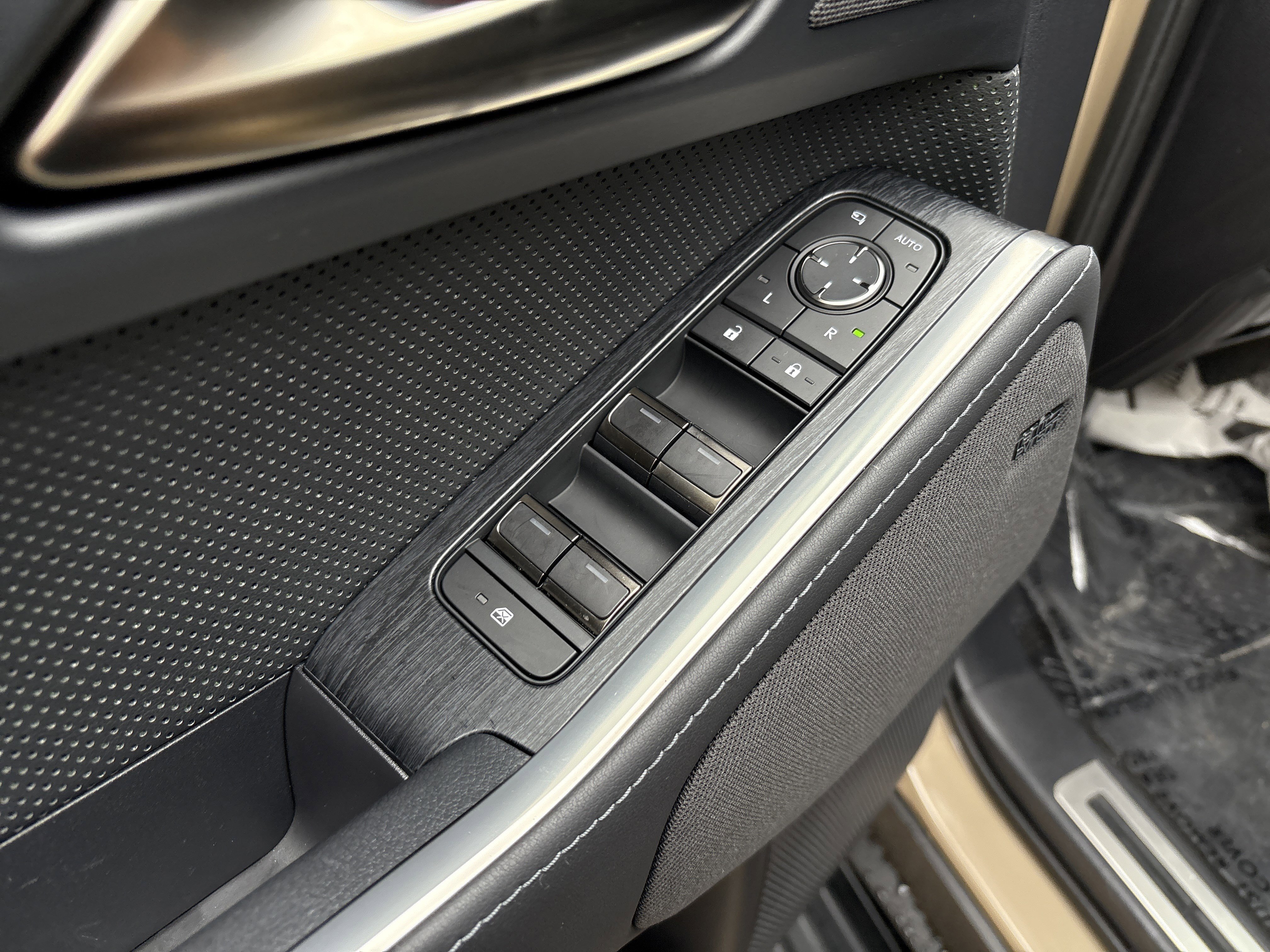 Used 2025 Lexus GX 550 image 15