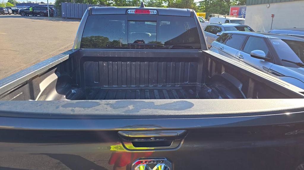 Used 2023 RAM 1500 Laramie AWD/4WD image 17