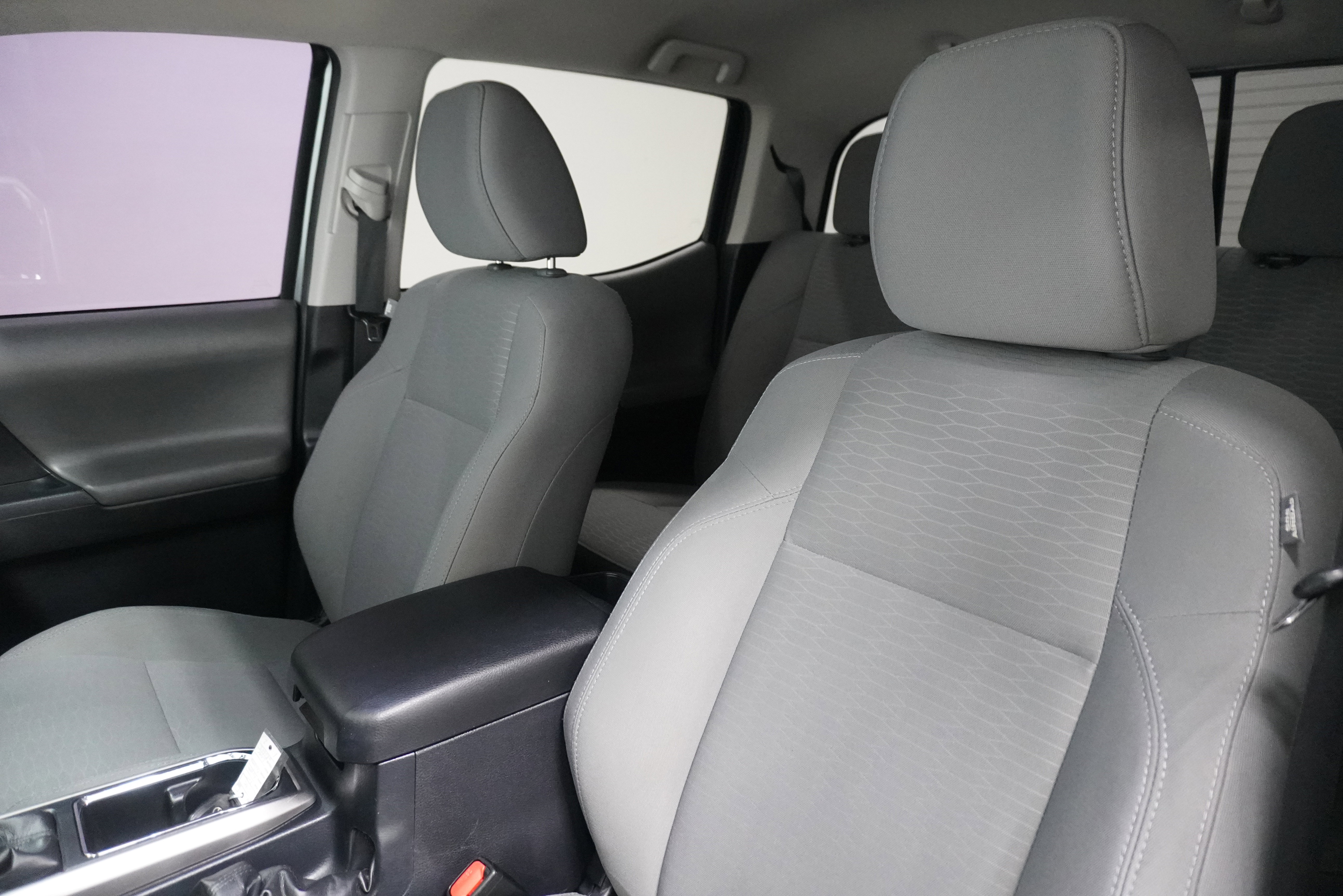 Used 2019 Toyota Tacoma SR5 RWD image 12