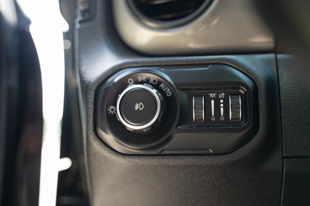 Used 2021 Jeep Wrangler Unlimited Sport image 23