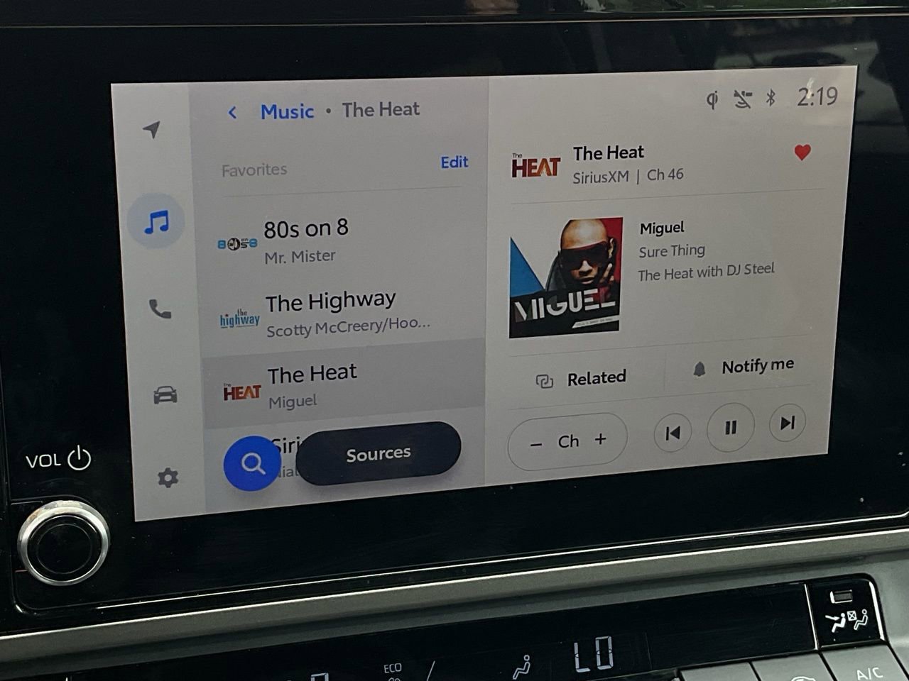 Used 2025 Toyota Camry SE image 30