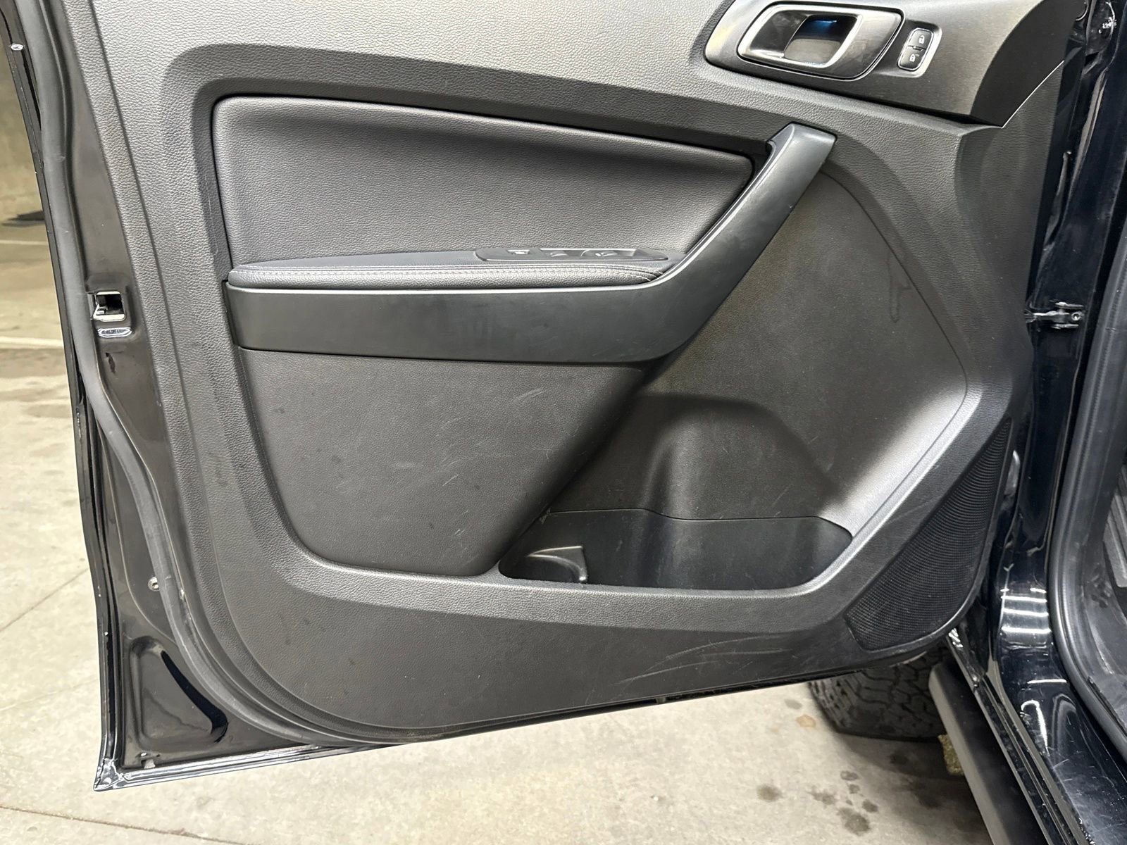 Used 2022 Ford Ranger Lariat w/ Tremor Off-Road Package image 14