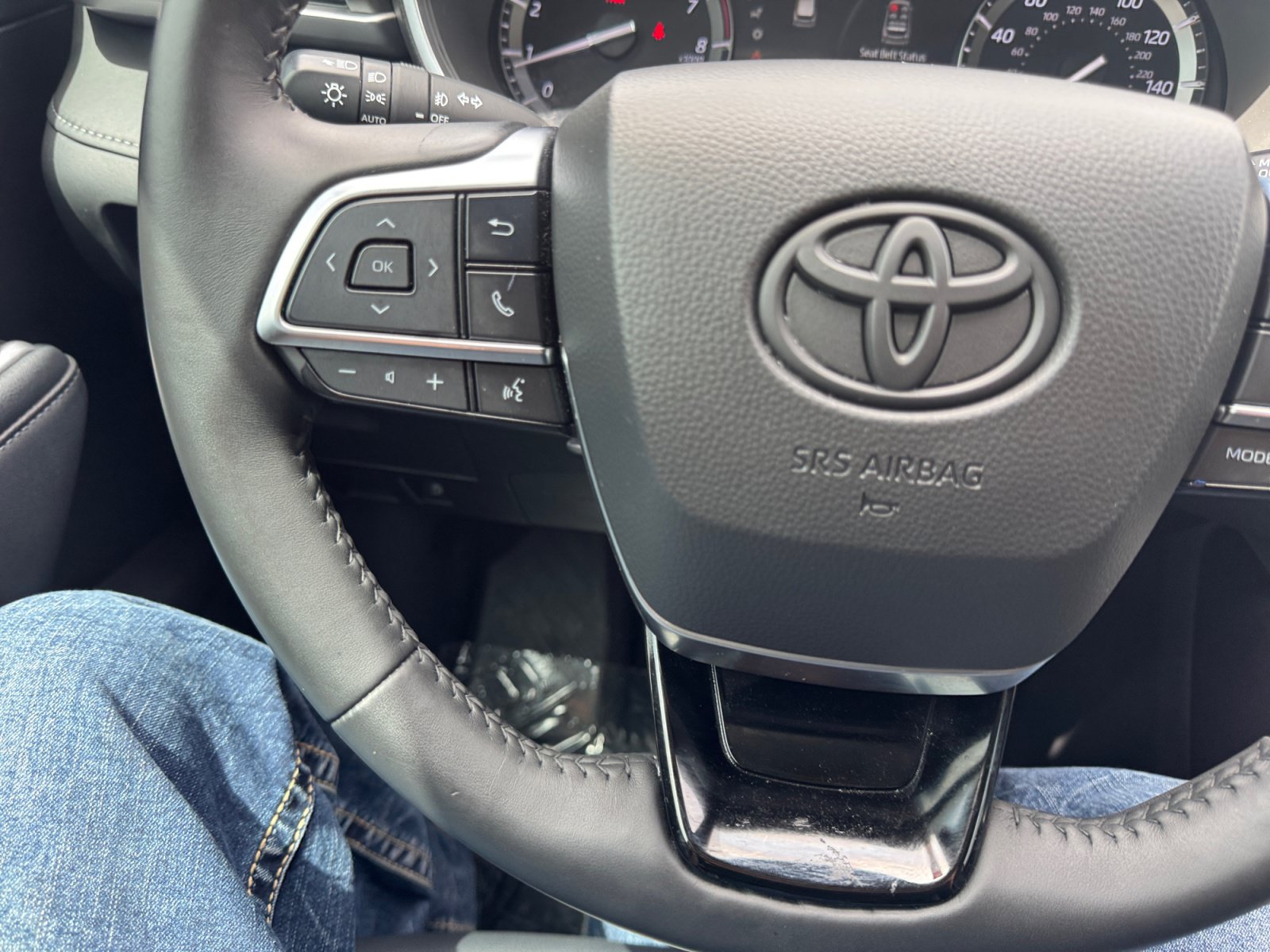 Used 2021 Toyota Highlander XLE FWD image 16