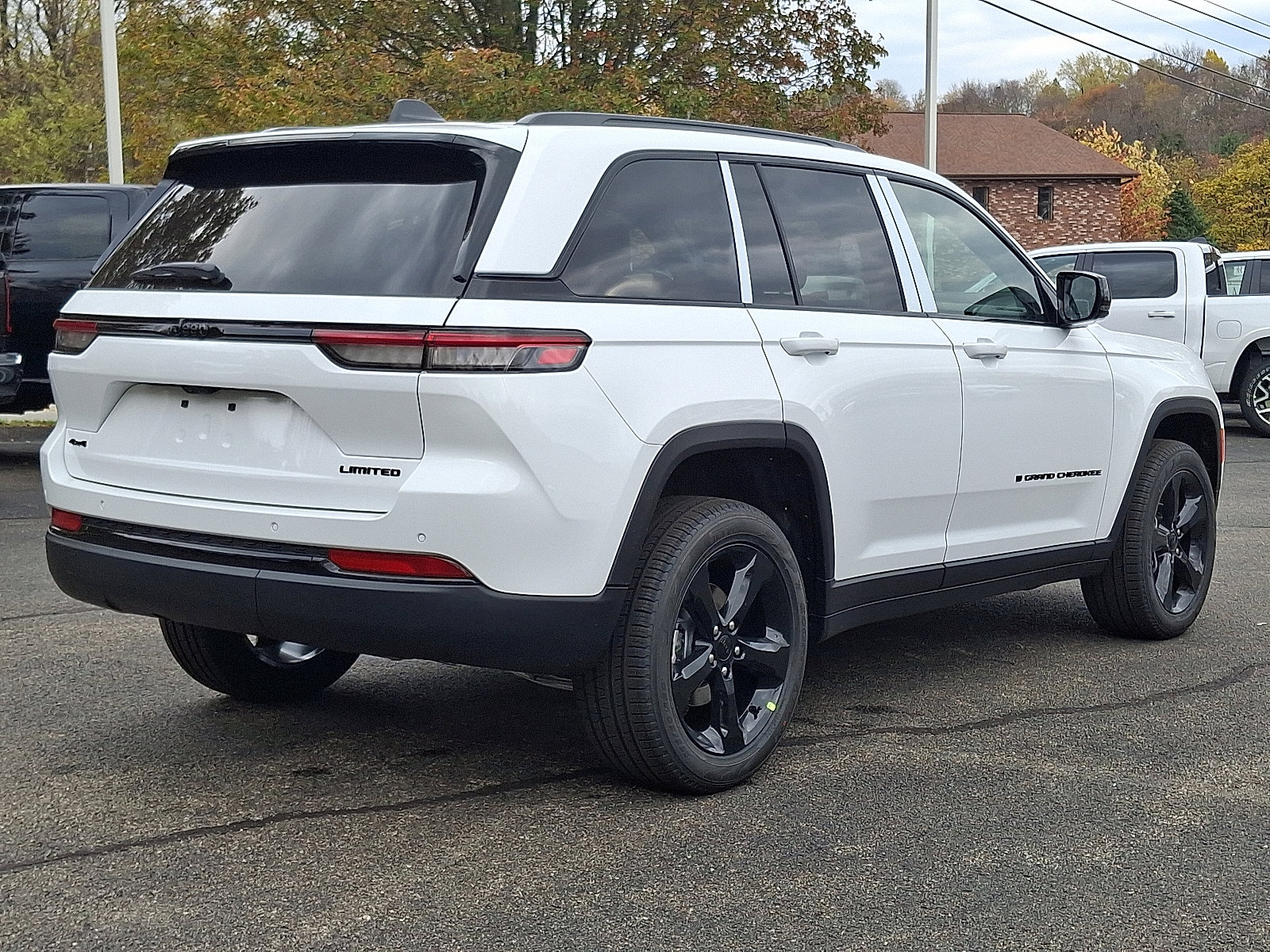 New 2025 Jeep Grand Cherokee Limited w/ Black Appearance Package image 6