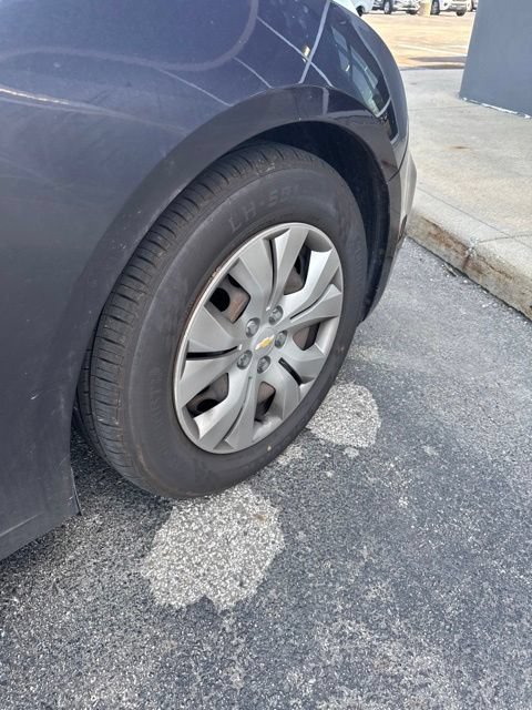 Used 2016 Chevrolet Cruze LS FWD image 11