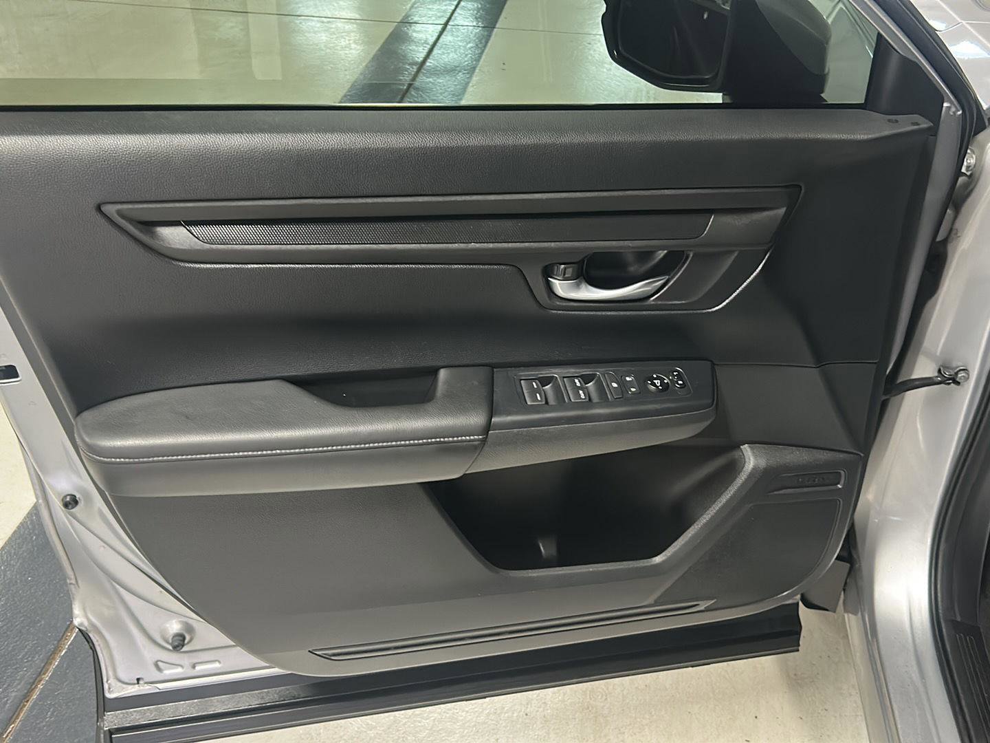 Used 2023 Honda CR-V EX image 11