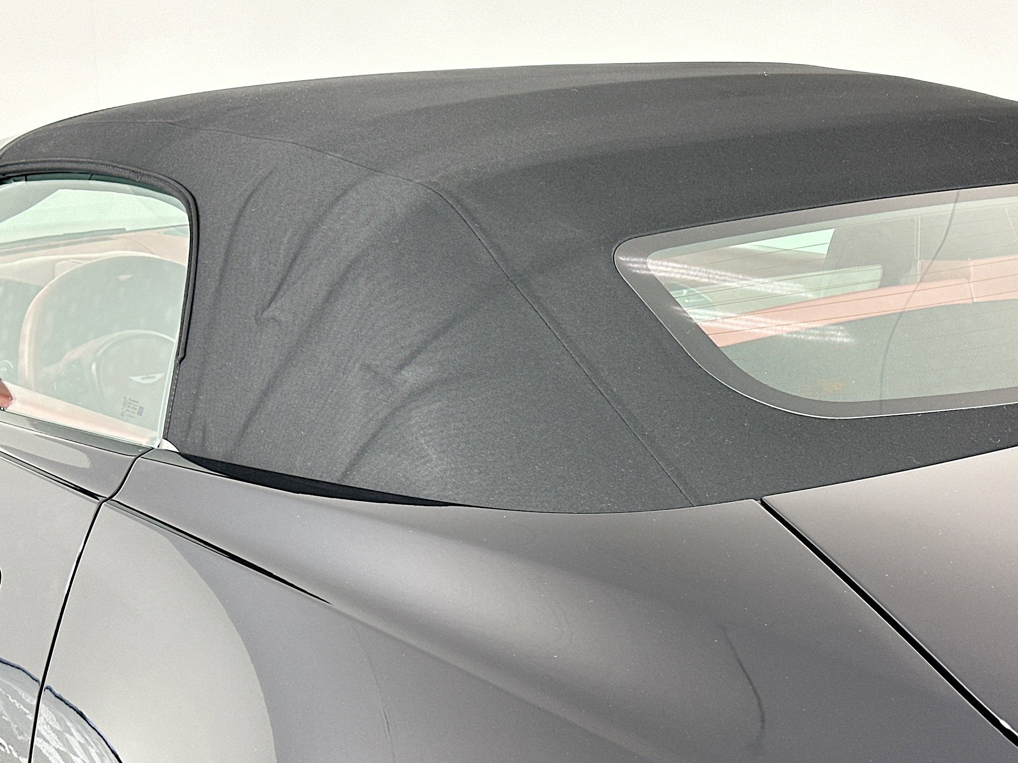 Used 2022 Aston Martin V8 Vantage Roadster image 32