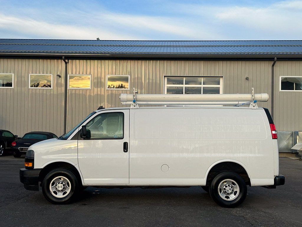 Used 2018 Chevrolet Express 3500 w/ Driver Convenience Package RWD image 10