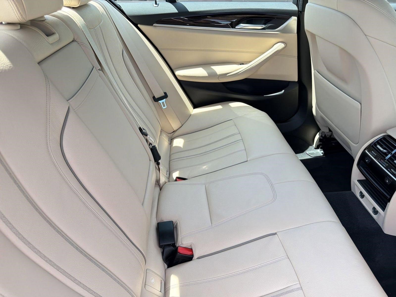 Used 2018 BMW 530e xDrive AWD/4WD image 29