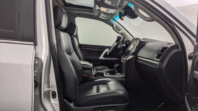 Used 2017 Toyota Land Cruiser AWD/4WD image 20