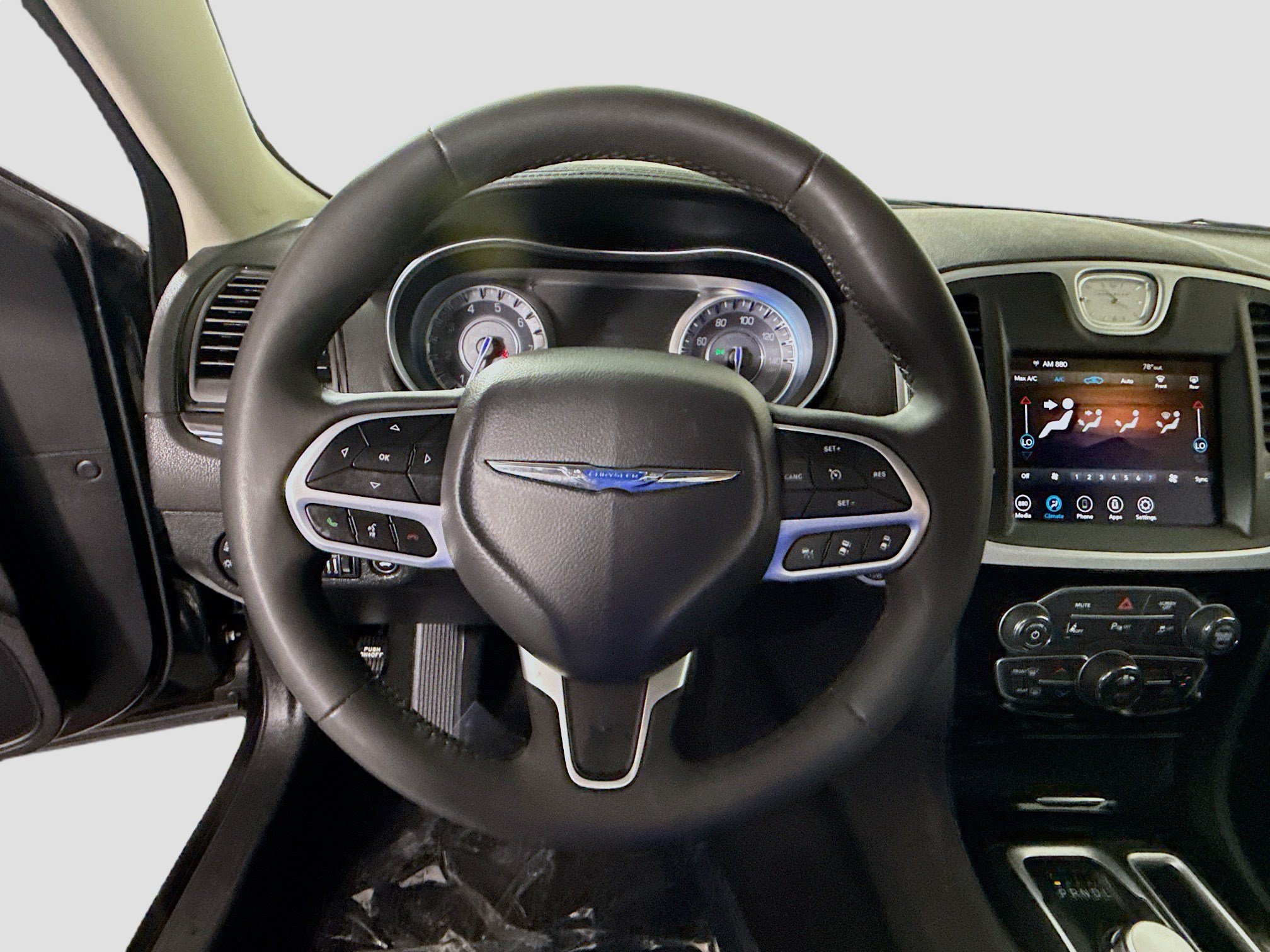 Used 2023 Chrysler 300 Touring w/ Safetytec Plus Group RWD image 13