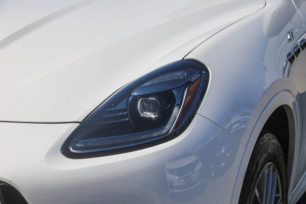 Used 2024 Maserati Grecale GT image 4