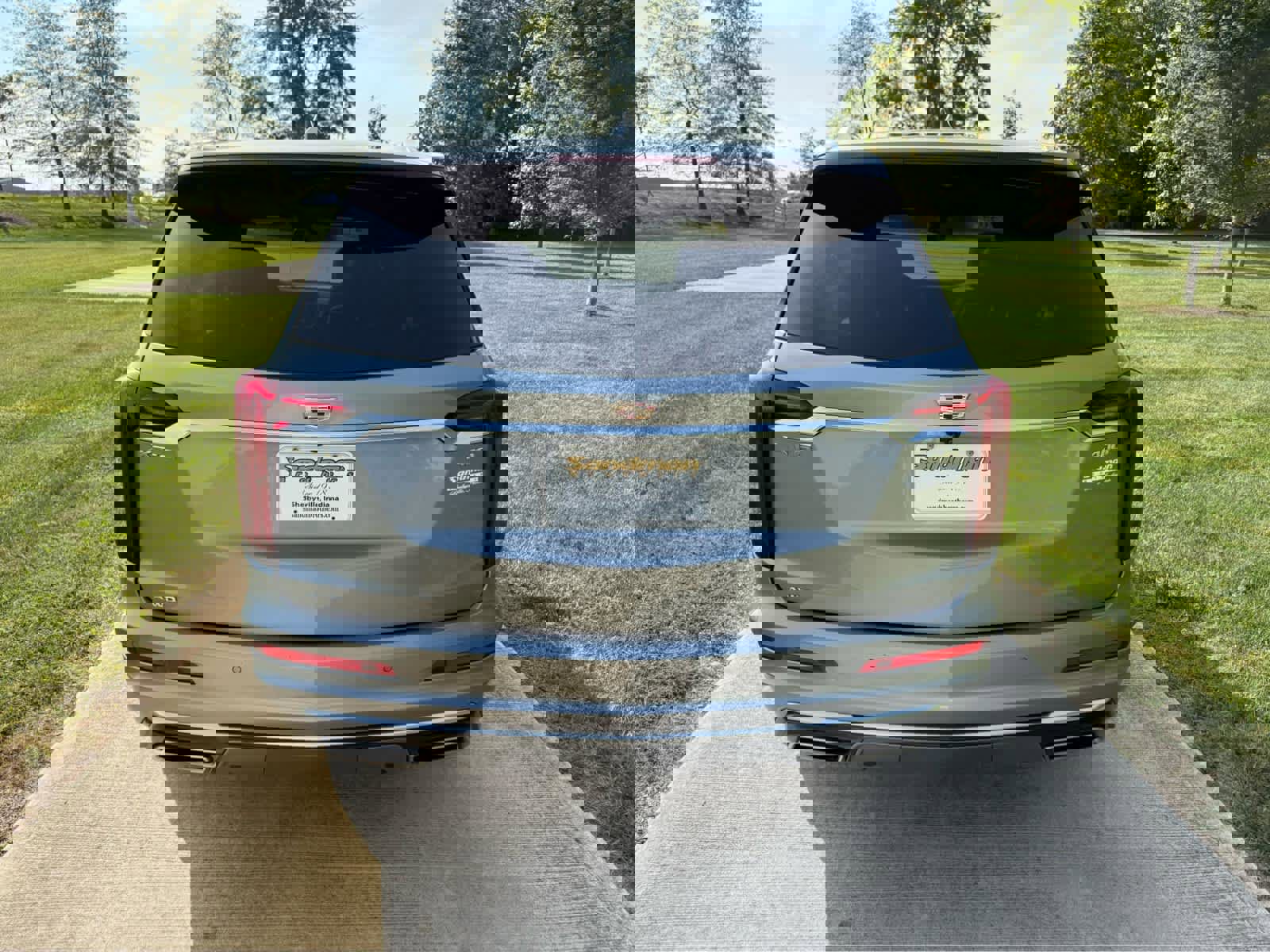 Used 2025 Cadillac XT6 Premium Luxury image 3