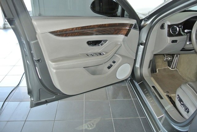 Used 2020 Bentley Flying Spur W12 image 14