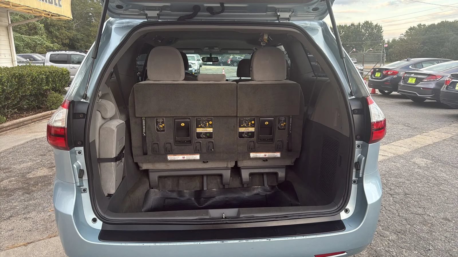 Used 2015 Toyota Sienna LE FWD image 15