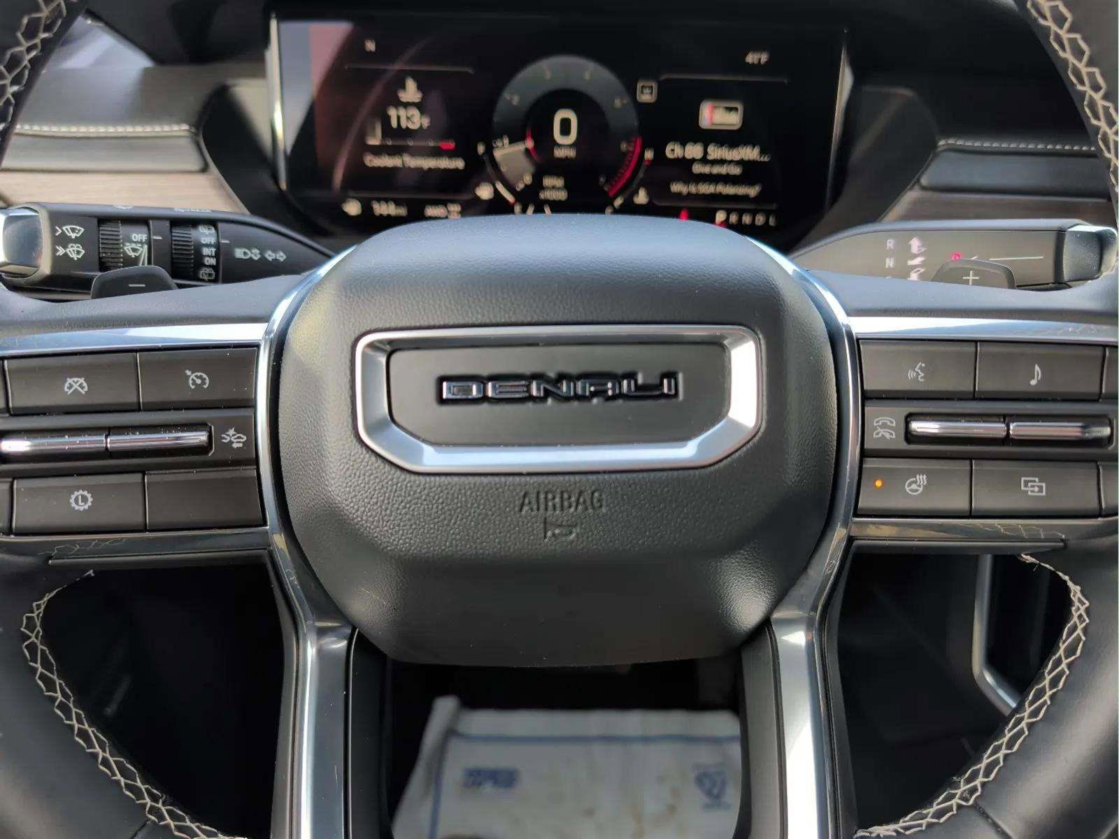 Used 2025 GMC Acadia Denali image 11