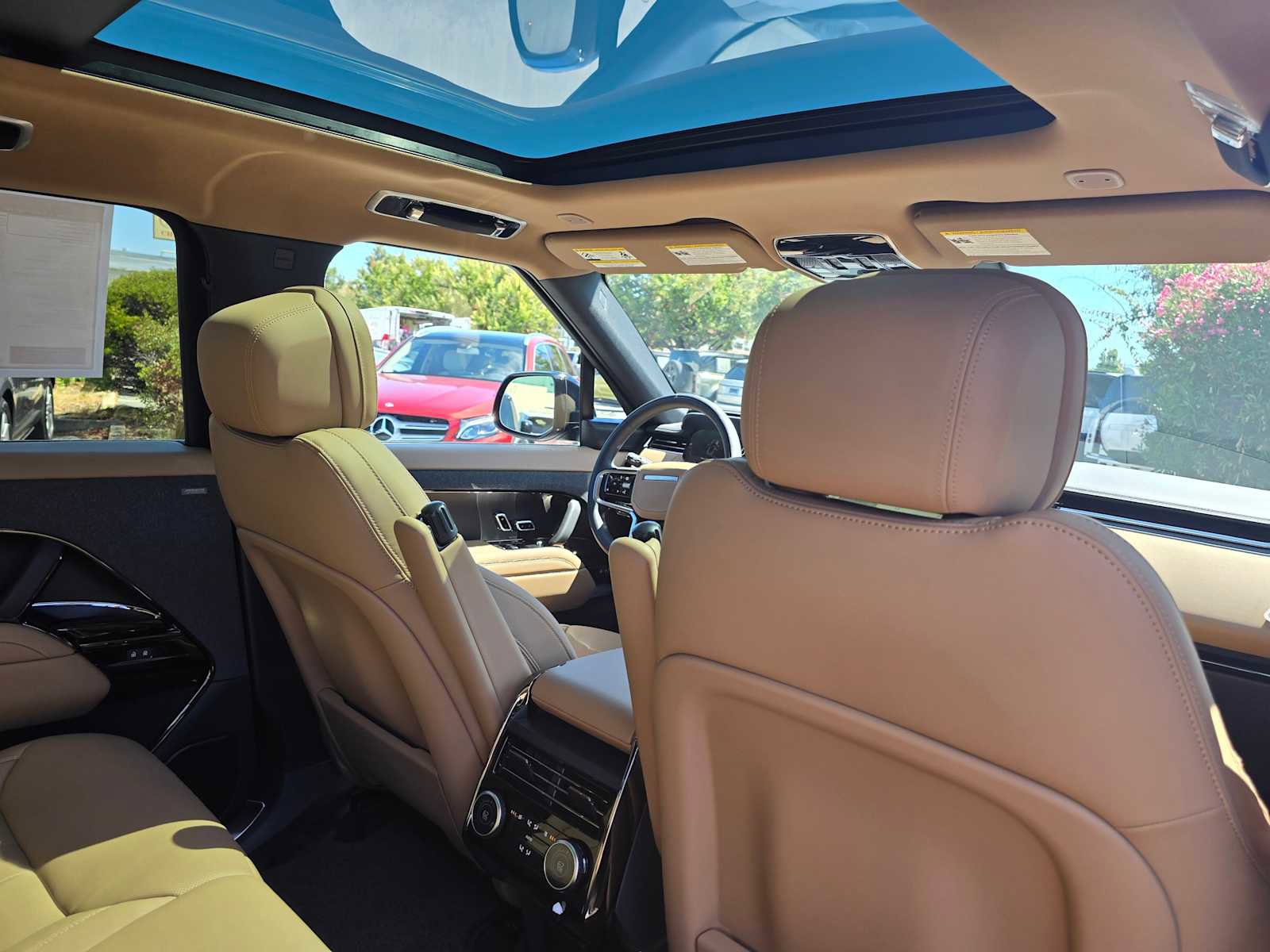 New 2025 Land Rover Range Rover Sport SE image 15