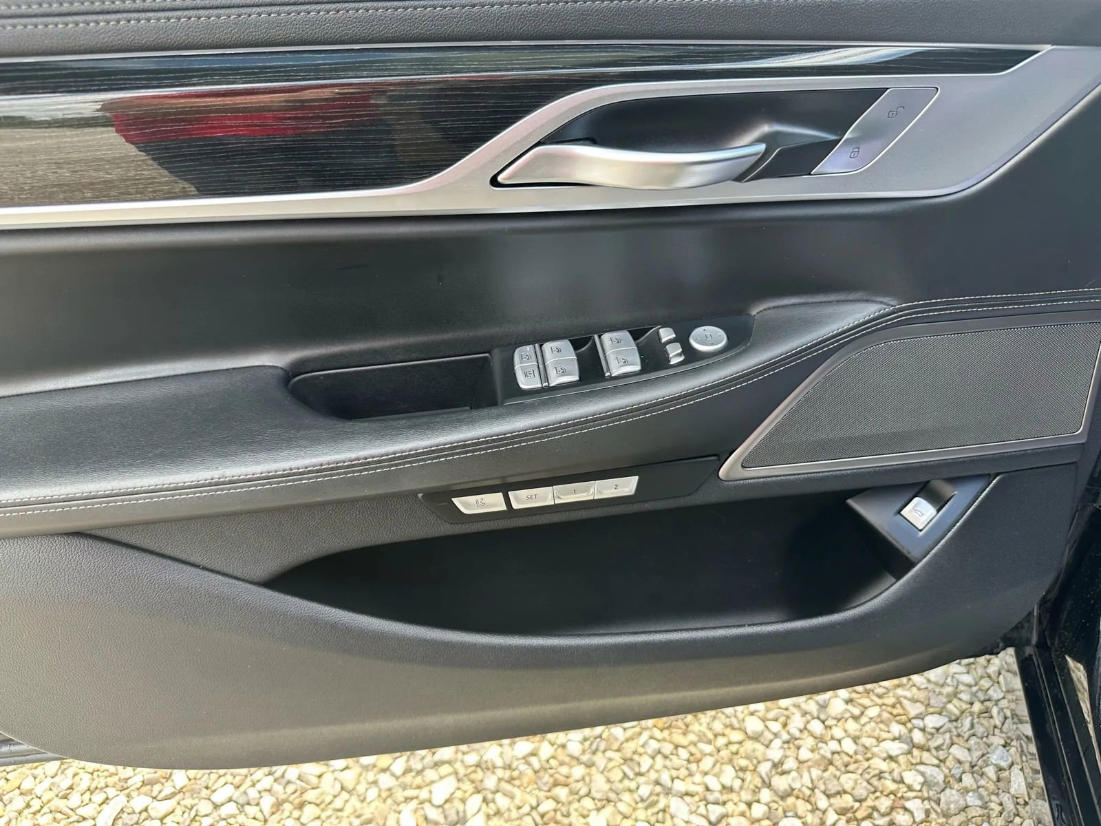 Used 2018 BMW 750i xDrive image 35