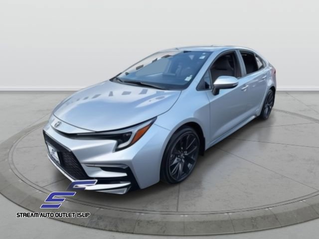 Used 2024 Toyota Corolla SE image 3